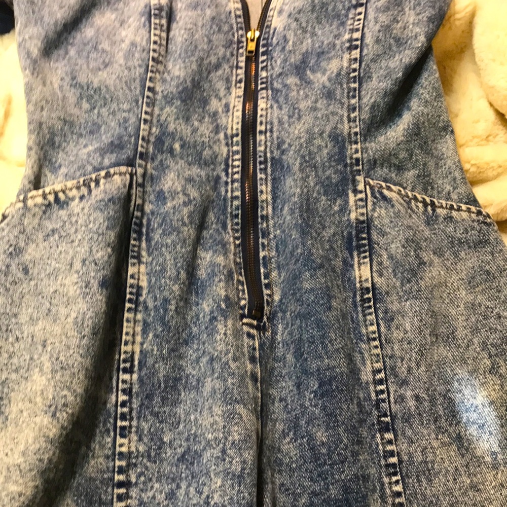 Dallas Stone-Washed Denim Jumpsuit: OOAK 80s Glamour Revived in Style - Picture 7 of 8